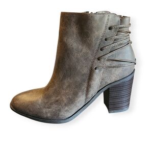 Very Volatile Lace Up Back Booties In Color Taupe Size 8.5 Read Description